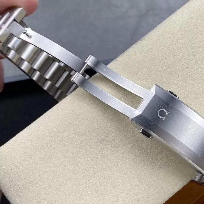 オメガ シーマスター コピー6000M 215.30.46.21.06.001 - 画像 (8)