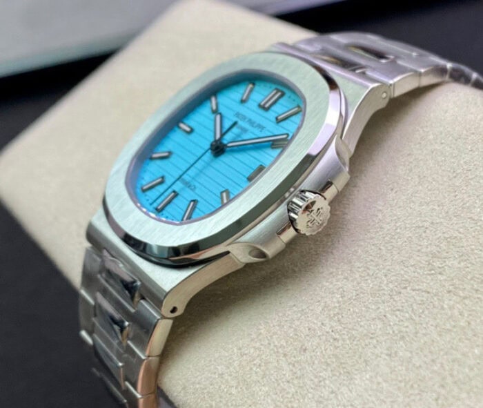 パテック フィリップ ノーチラスコピー5711/1A-018 ブルー文字盤cal.324 SCムーブメント - 画像 (5)