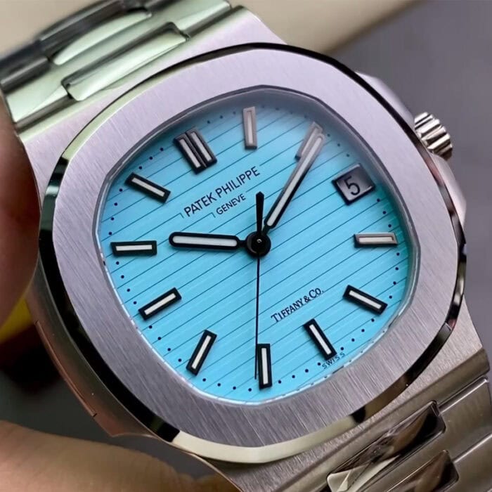 パテック フィリップ ノーチラスコピー5711/1A-018 ブルー文字盤cal.324 SCムーブメント - 画像 (2)